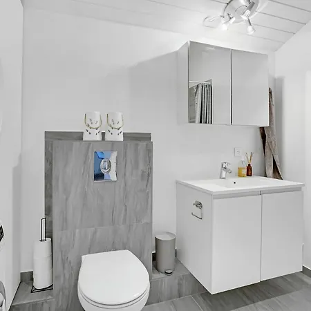 Lägenhet In With Kitchen *